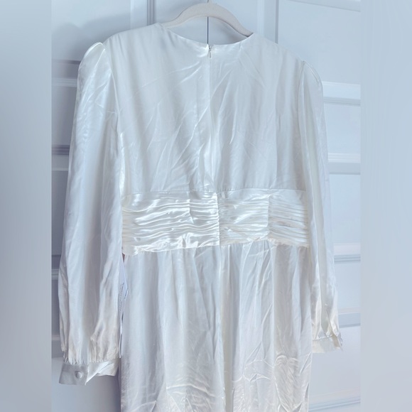 Ieena for‎ Mac Duggal Long Sleeve Ruched Plunging Neck Satin Jumpsuit - Picture 9 of 9